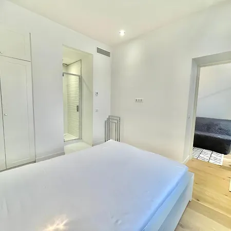 Apartment Jaures By Welcome To